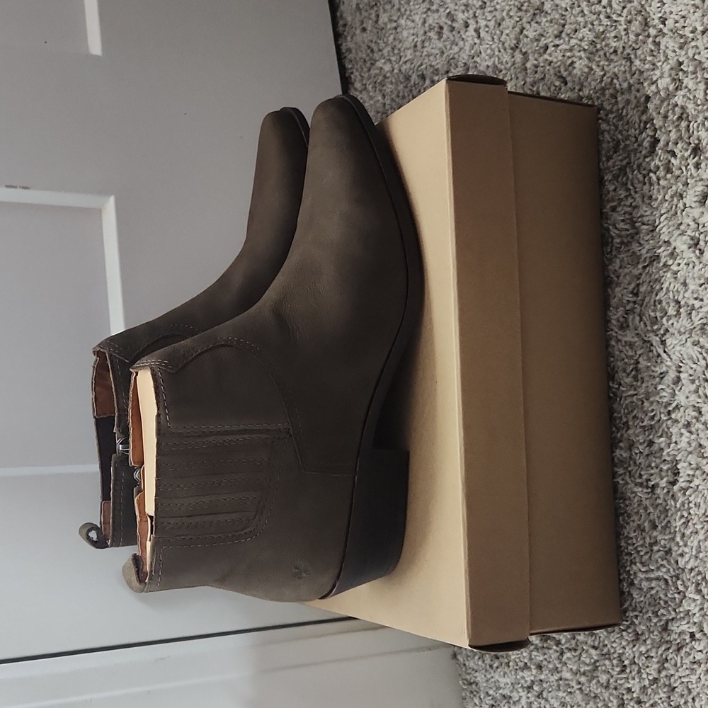 Womens boots Lucky Brand